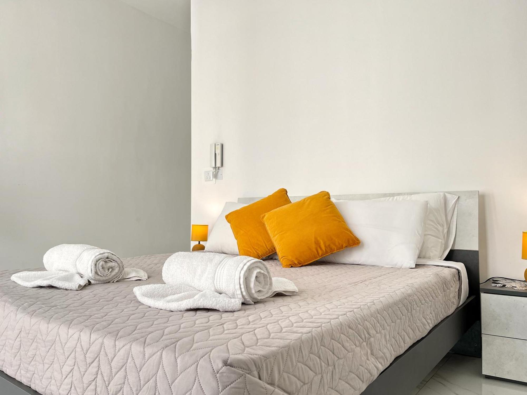 Marina Apartments Msida Luaran gambar